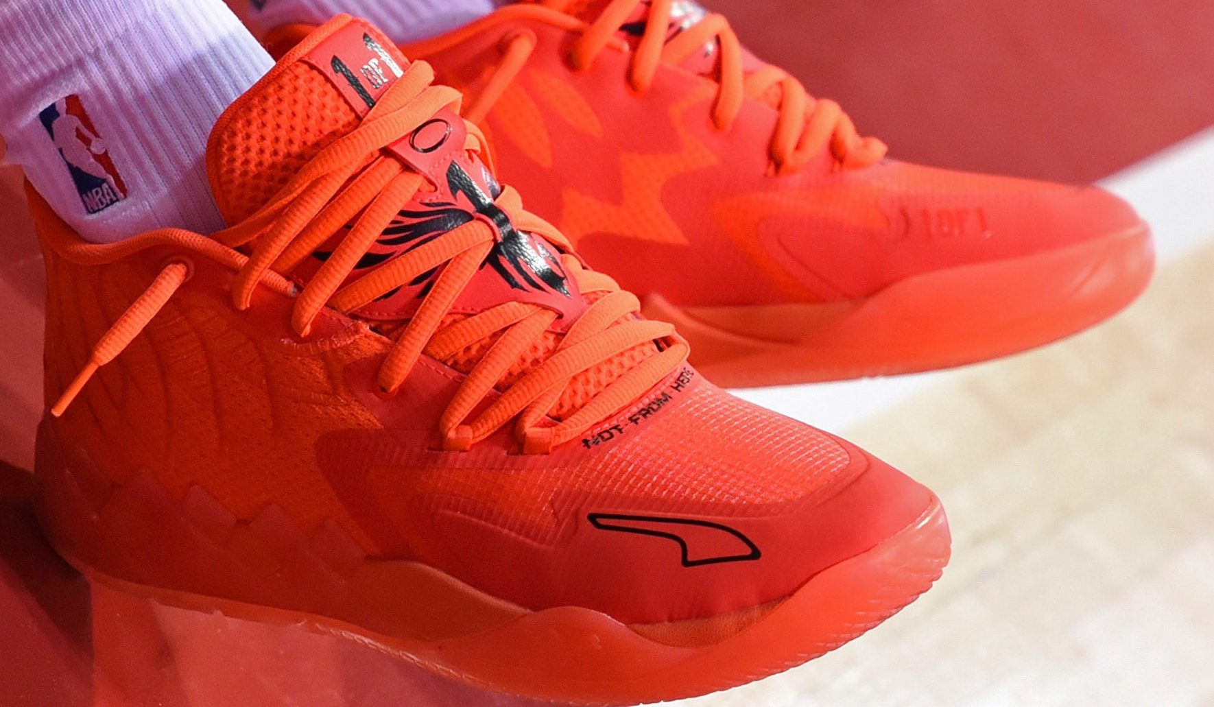 zapatillas de baloncesto puma rojas